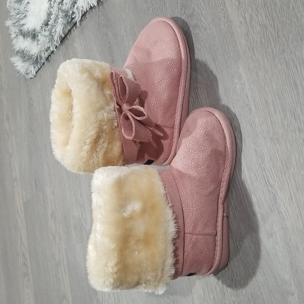 Pink Kensie girl boots with soft sherpa lining size 1 like new condition